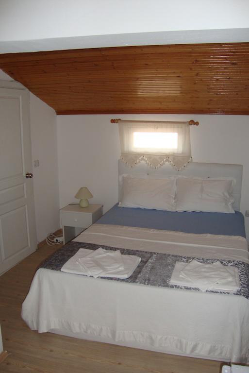 Alacati Sakiz Ev Hotel ภายนอก รูปภาพ
